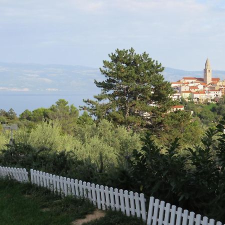 Apartmani Mariosa Vrbnik Eksteriør bilde